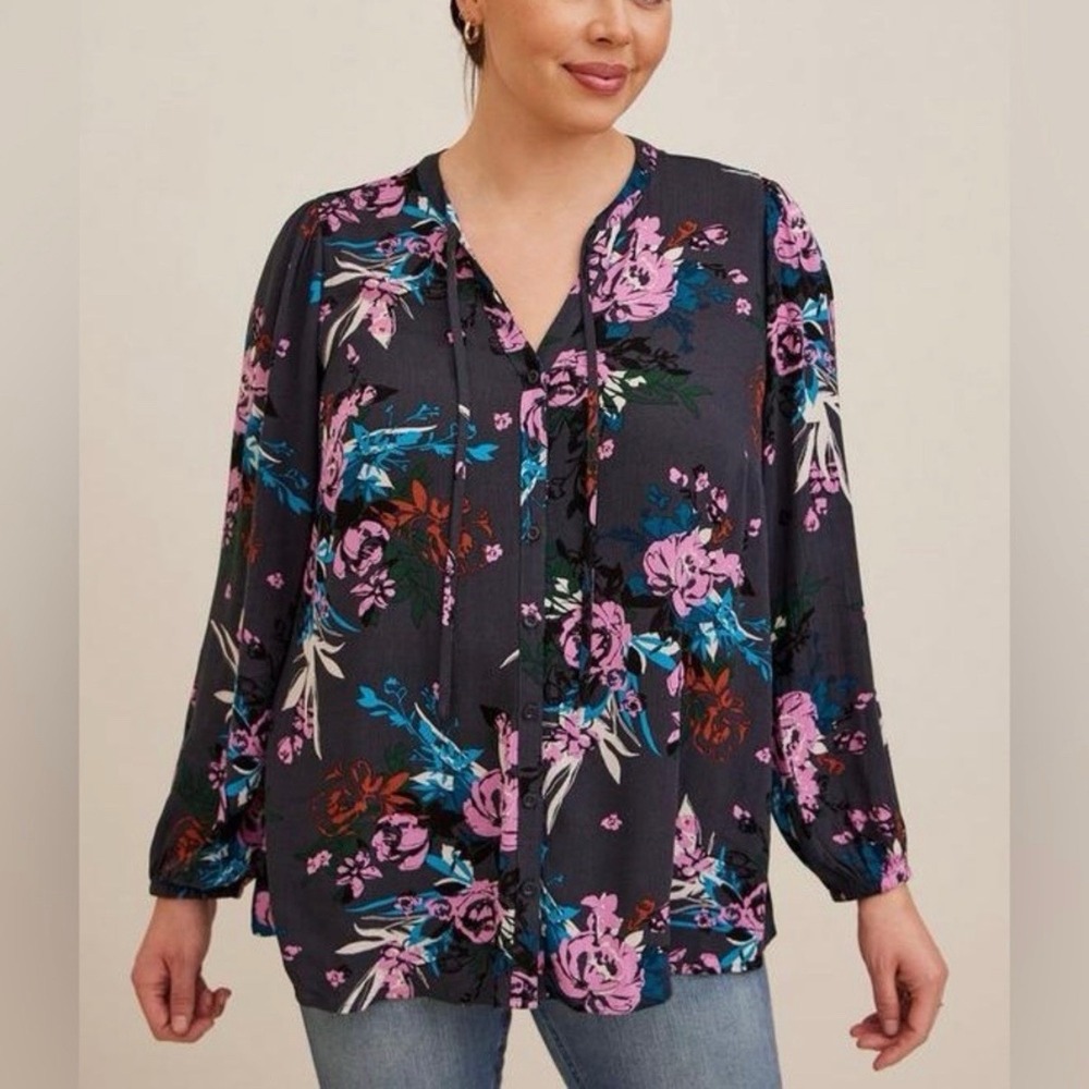 Torrid Gray Floral Crinkle Gauze Button-Front Peasant Top‎ Blouse Size 3X